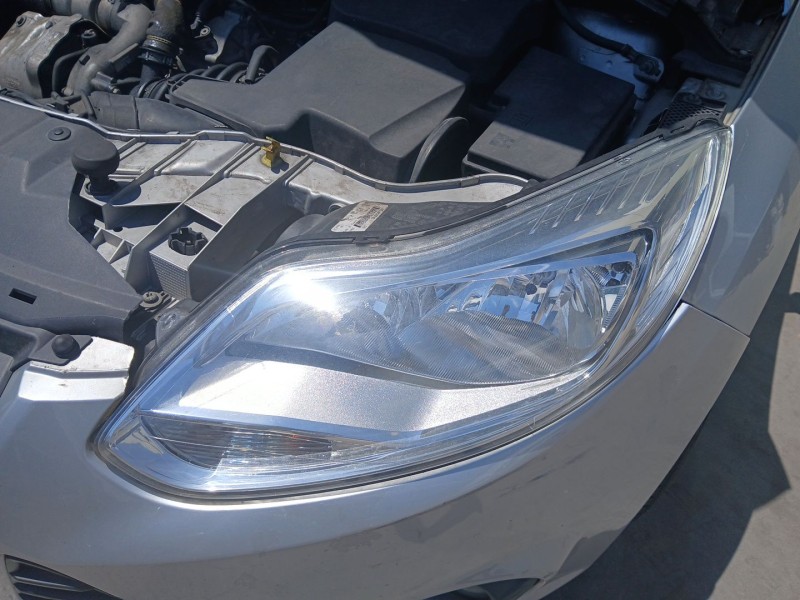 Recambio de faro izquierdo para ford focus iii turnier 1.6 tdci referencia OEM IAM 2020101109  