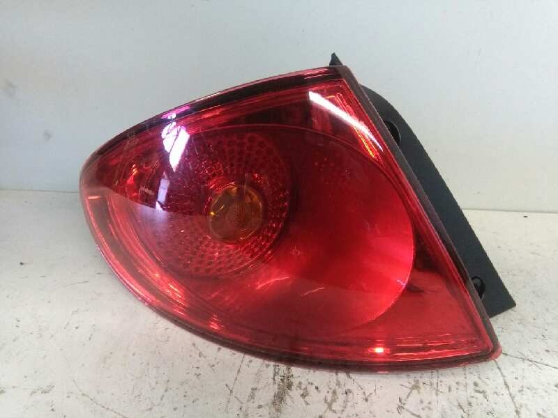 Recambio de piloto trasero izquierdo para seat toledo (5p2) referencia OEM IAM 5P5945111A9B9 NUEVO ROJO