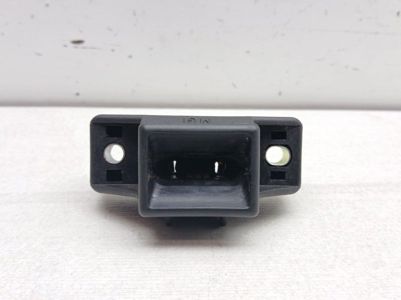 Recambio de cerradura maletero / porton para dacia sandero ii (b8_) tce 90 (b8m1, b8ma) referencia OEM IAM   