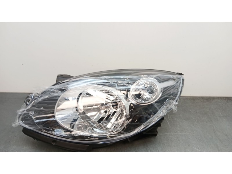 Recambio de faro izquierdo para renault twingo 1.2 16v referencia OEM IAM 7701064000 11805303 