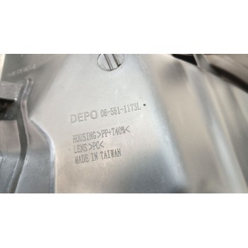 Recambio de faro izquierdo para renault twingo 1.2 16v referencia OEM IAM 7701064000 11805303 