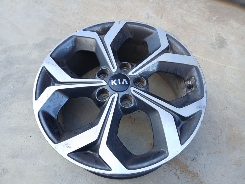 Recambio de llanta para kia ceed (cd) 1.4 t-gdi referencia OEM IAM 52910J7400  17 PULGADAS
