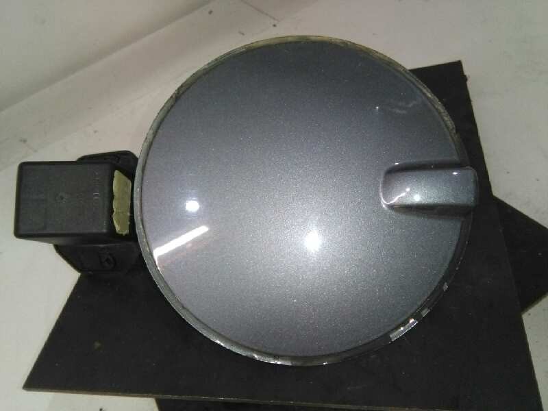 Recambio de tapa exterior combustible para opel astra h berlina enjoy referencia OEM IAM  GRIS 