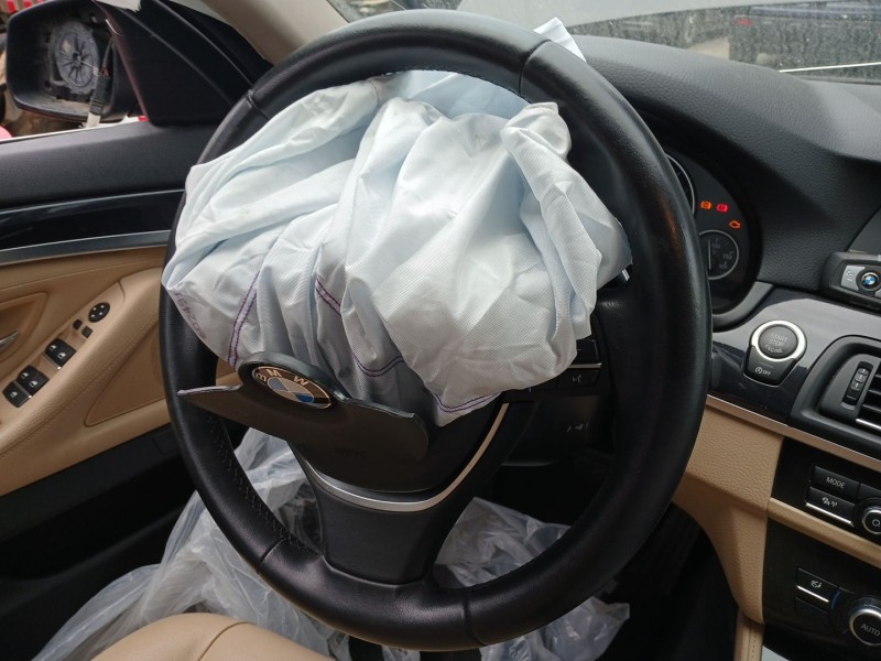 Recambio de volante para bmw 5 (f10) 520 d referencia OEM IAM   