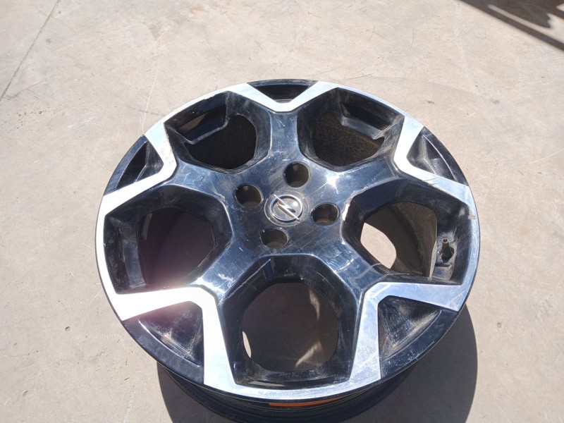 Recambio de llanta para opel mokka 1.2 (76) referencia OEM IAM 9835097680  18 PULGADAS