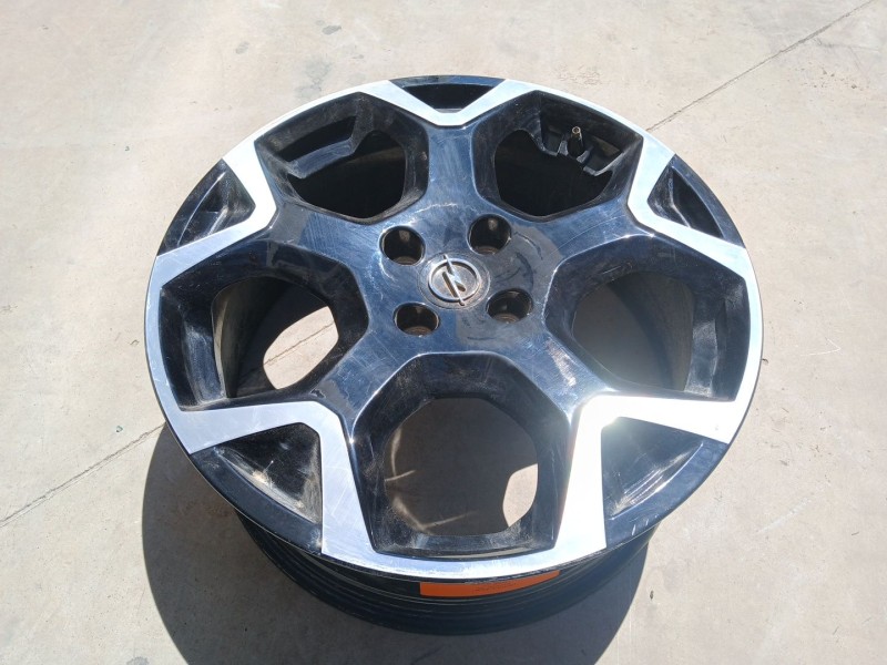 Recambio de llanta para opel mokka 1.2 (76) referencia OEM IAM 9835097680  18 PULGADAS