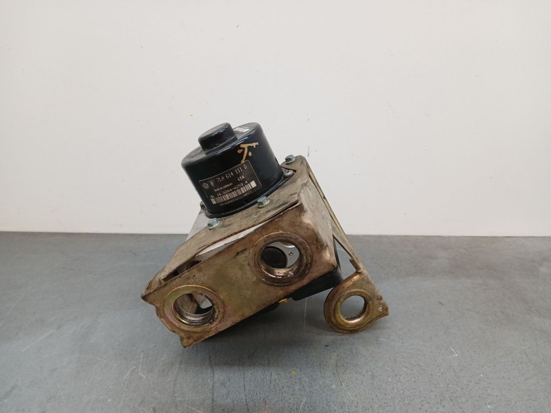 Recambio de abs para volkswagen touareg (7la) tdi r5 referencia OEM IAM 7l0614111d  