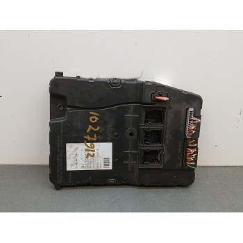 CAJA RELES / FUSIBLES 8200412548 