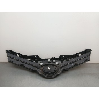 Recambio de rejilla paragolpes central para toyota yaris hsd active referencia OEM IAM 531010D660  