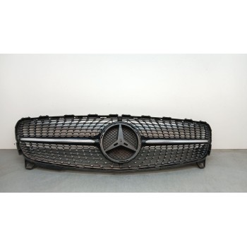 REJILLA PARAGOLPES DELANTERO a1768881760 a0008880060 