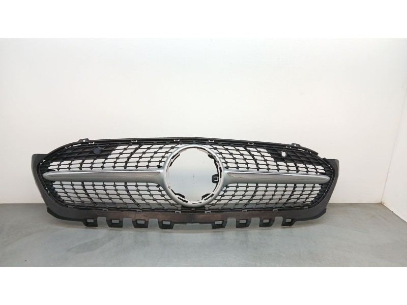 Recambio de rejilla paragolpes delantero para mercedes-benz clase a (w177) a 180 d (177.010) referencia OEM IAM a1778880200  