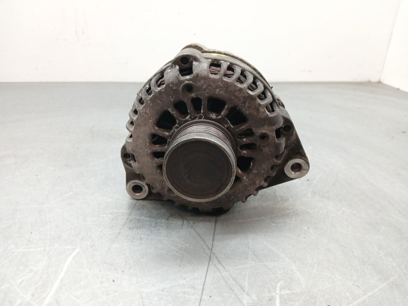 Recambio de alternador para ssangyong rodius i 2.7 xdi referencia OEM IAM A6651540202  