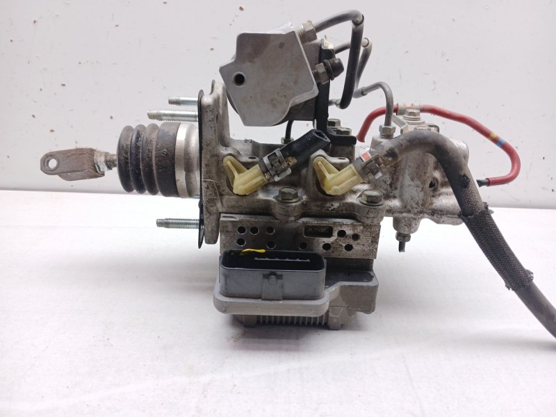 Recambio de abs para toyota auris hybrid active referencia OEM IAM 4727047030  