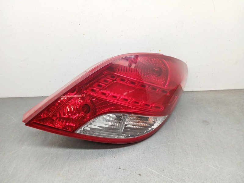 Recambio de piloto trasero derecho para peugeot 207/207+ (wa_, wc_) 1.4 hdi referencia OEM IAM 9686565980  