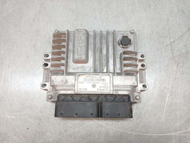 Recambio de centralita motor uce para ssangyong korando limited 4x2 referencia OEM IAM 6715400332  
