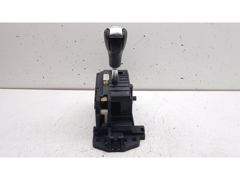 Recambio de palanca cambio para land rover range rover sport 2.7 td v6 cat referencia OEM IAM ucb500092  