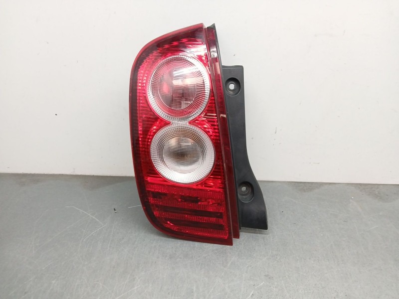 Recambio de piloto trasero izquierdo para nissan micra iii (k12) 1.2 16v referencia OEM IAM 89038563  