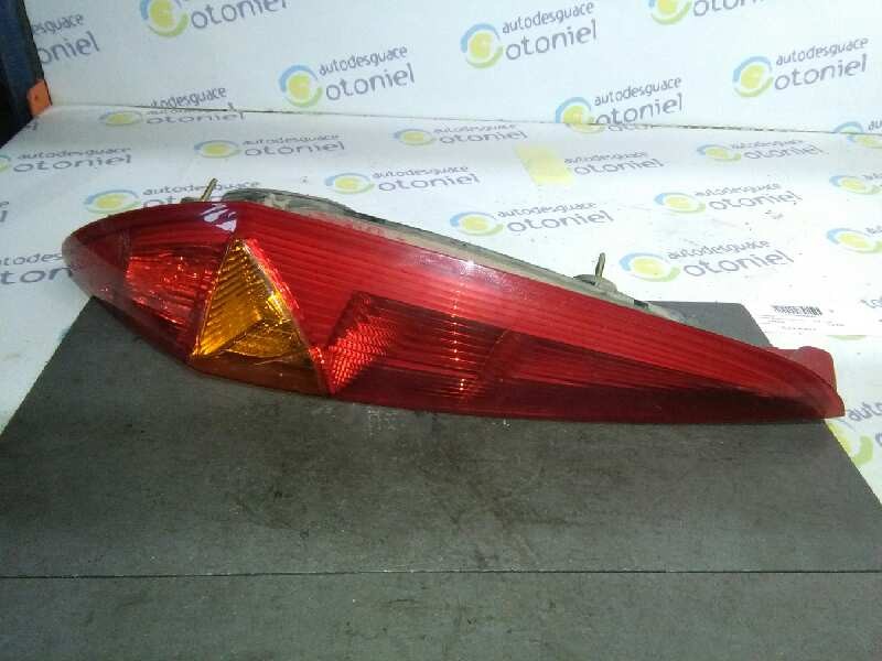 Recambio de piloto trasero izquierdo para fiat punto berlina (188) 1.2 8v referencia OEM IAM   