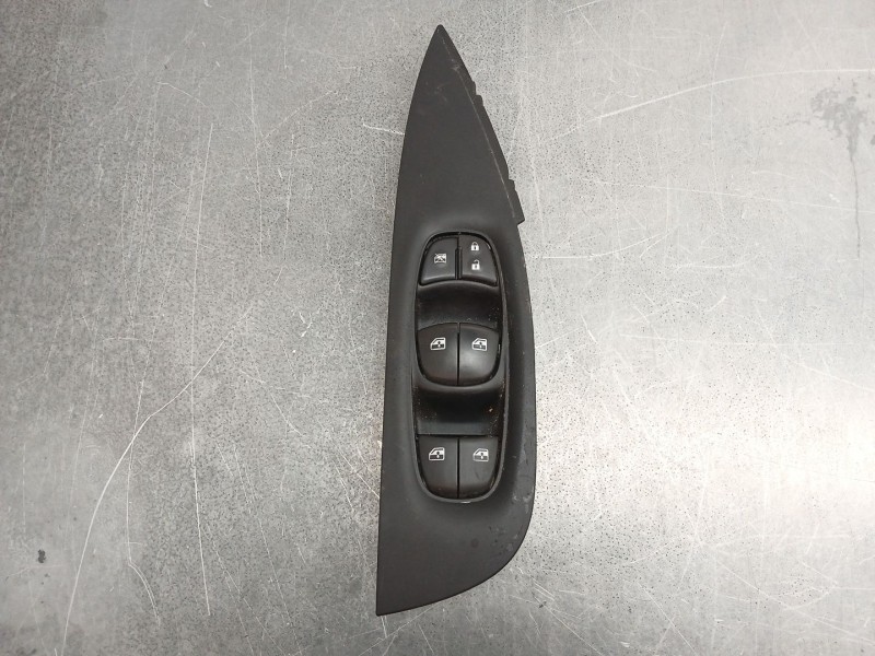 Recambio de mando elevalunas delantero izquierdo para nissan qashqai ii (j11, j11_) 1.5 dci referencia OEM IAM   