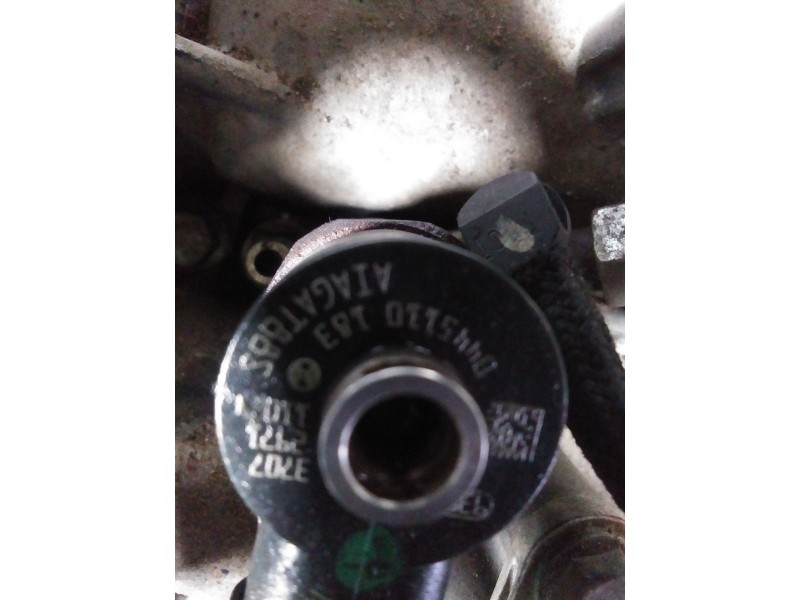 Recambio de inyector para fiat fiorino básico familiar referencia OEM IAM 0445110183  
