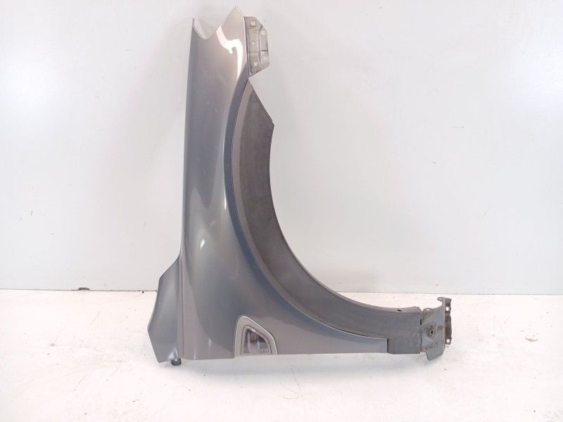 Recambio de aleta delantera derecha para chevrolet captiva 2.0 diesel cat referencia OEM IAM 96624396  