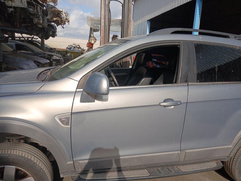 Recambio de puerta delantera izquierda para chevrolet captiva 2.0 diesel cat referencia OEM IAM 42352069  