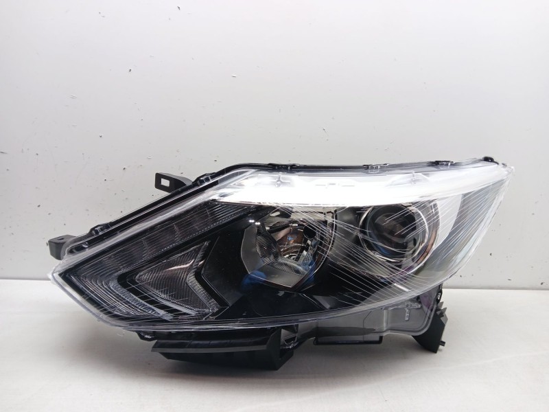 Recambio de faro izquierdo para nissan qashqai ii (j11, j11_) 1.6 dci referencia OEM IAM 260604eh0a  