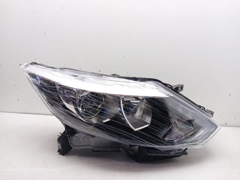 Recambio de faro derecho para nissan qashqai (j11) 1.6 dci turbodiesel cat referencia OEM IAM 260104eh0a  