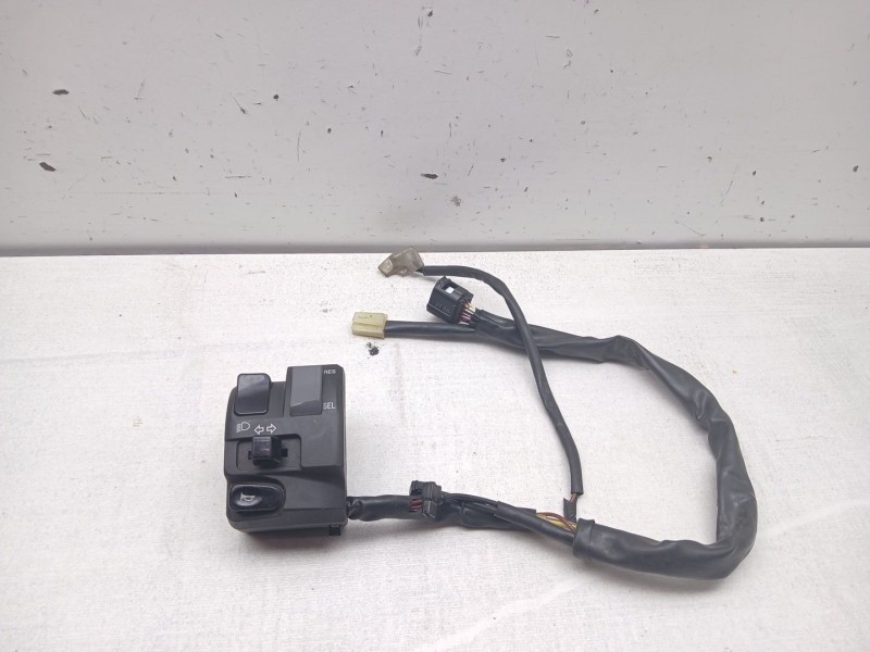 Recambio de mando intermitentes para yamaha r7 referencia OEM IAM BEB8396900  BEB8396900