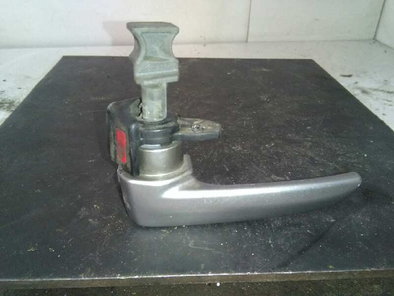 Recambio de maneta interior delantera izquierda para mazda 3 berlina (bk) 1.6 cd diesel cat referencia OEM IAM   