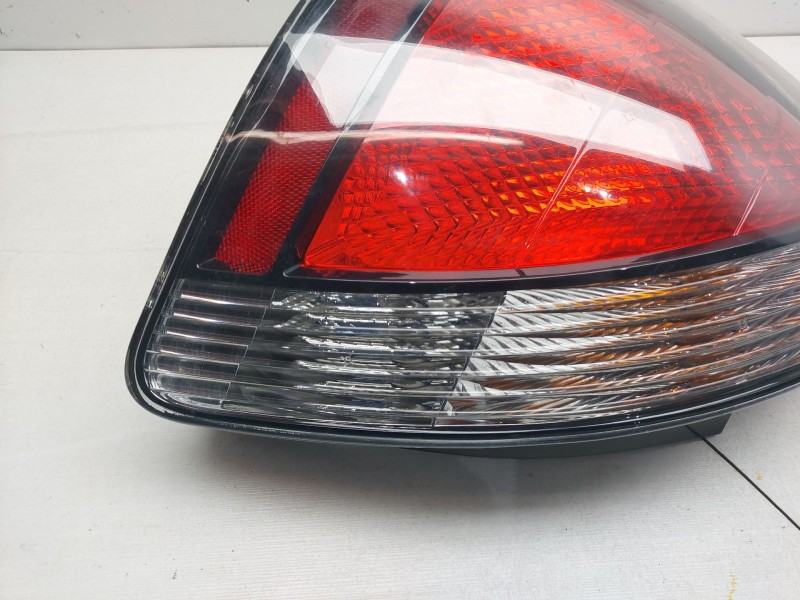 Recambio de piloto trasero izquierdo para kia rio ii (jb) 1.4 16v referencia OEM IAM 924011G2L  