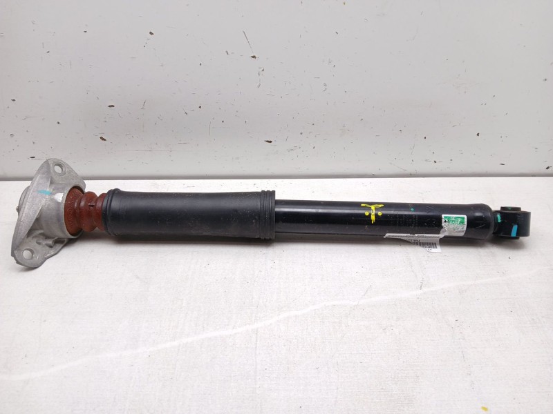 Recambio de amortiguador trasero izquierdo para omoda 5 referencia OEM IAM 240706  