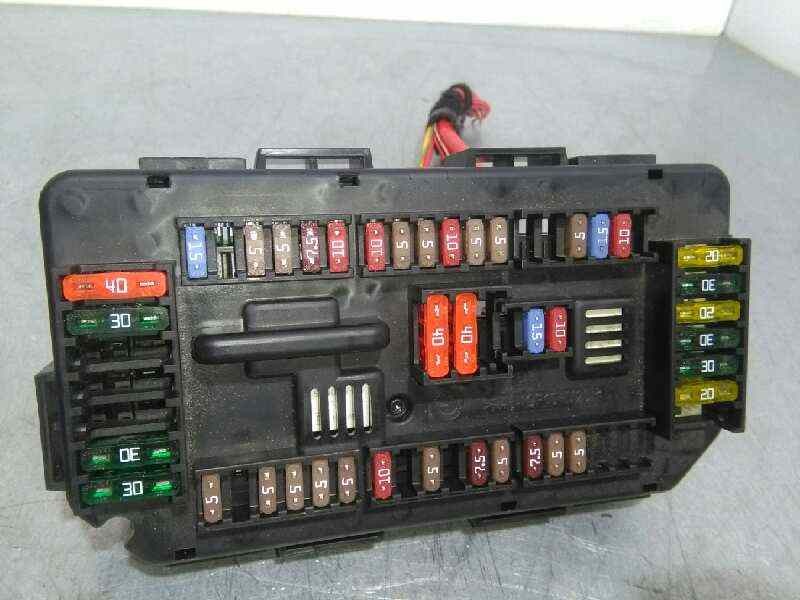 Recambio de caja reles / fusibles para bmw serie 1 lim. (f21) 116d referencia OEM IAM 933787901 933787901 9337879