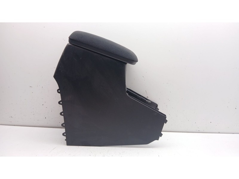 Recambio de apoyabrazos central para toyota auris (_e15_) 1.8 hybrid (zwe150_) referencia OEM IAM 5891102330  