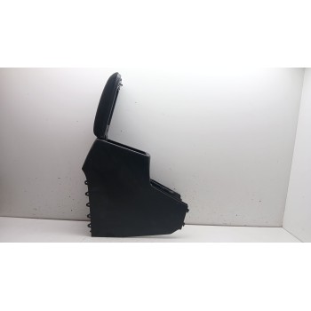 Recambio de apoyabrazos central para toyota auris (_e15_) 1.8 hybrid (zwe150_) referencia OEM IAM 5891102330  