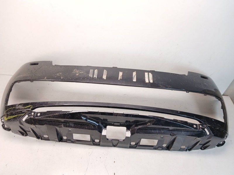 Recambio de paragolpes delantero para land rover range rover velar (l560) 3.0 p400 mhev 4x4 referencia OEM IAM M8E217F003AW  