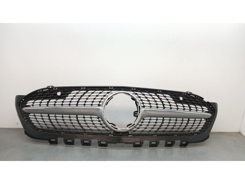 Recambio de rejilla paragolpes delantero para mercedes-benz clase a (w177) a 250 e (177.086) referencia OEM IAM a1778880200  