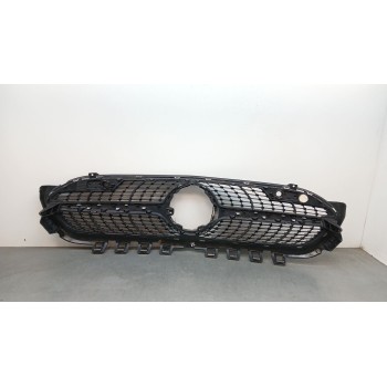 Recambio de rejilla paragolpes delantero para mercedes-benz clase a (w177) a 250 e (177.086) referencia OEM IAM a1778880200  