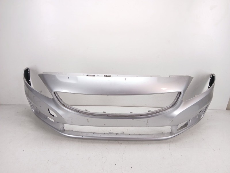 Recambio de paragolpes delantero para volvo v60 i (155) t2 referencia OEM IAM 31323831  
