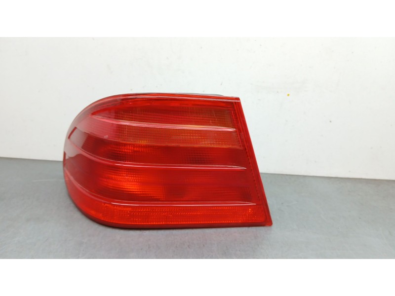 Recambio de piloto trasero izquierdo para mercedes-benz clase e (w210) e 430 (210.070) referencia OEM IAM a2108204364 197041l 