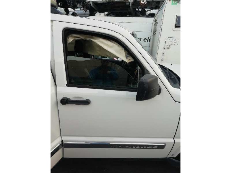 Recambio de puerta delantera derecha para jeep cherokee limited referencia OEM IAM   