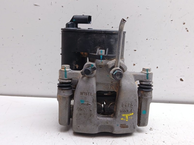 Recambio de pinza freno trasera derecha para omoda 5 referencia OEM IAM 2040003240aa  