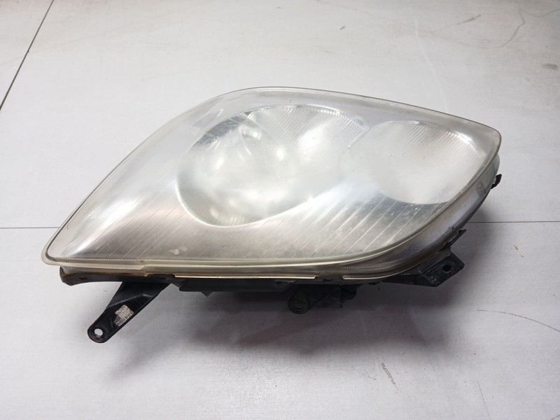 Recambio de faro izquierdo para toyota avensis (_t25_) 1.8 (zzt251_) referencia OEM IAM 8117005194  