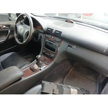 mercedes-benz clase c (w203) del año 2001