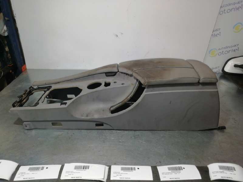 Recambio de apoyabrazos central para bmw serie 5 berlina (e60) 520d referencia OEM IAM   