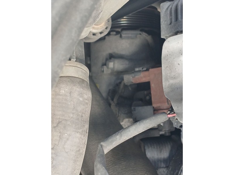Recambio de compresor aire acondicionado para ford kuga i 2.0 tdci referencia OEM IAM 1745000 / 1796856  