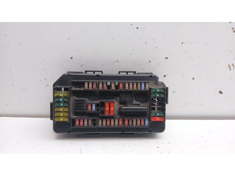 Recambio de caja reles / fusibles para bmw 1 (f20) 114 d referencia OEM IAM 6114v7 922487904 