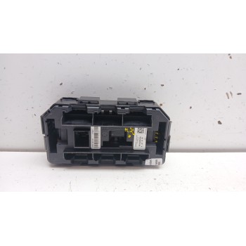 Recambio de caja reles / fusibles para bmw 1 (f20) 114 d referencia OEM IAM 6114v7 922487904 