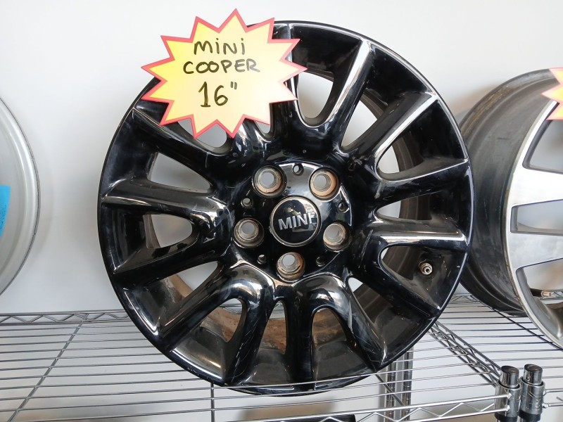 Recambio de llanta para mini mini descapotable (f57) cooper referencia OEM IAM 6855106  16PULGADAS