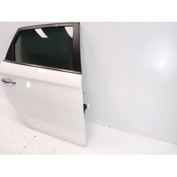 Recambio de puerta trasera derecha para kia carens iv 1.6 gdi referencia OEM IAM 77004A4000  